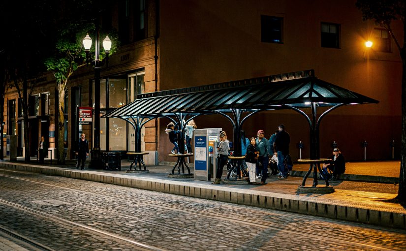 La influencia de las marquesinas en la arquitectura moderna: Más que un simple elemento funcional