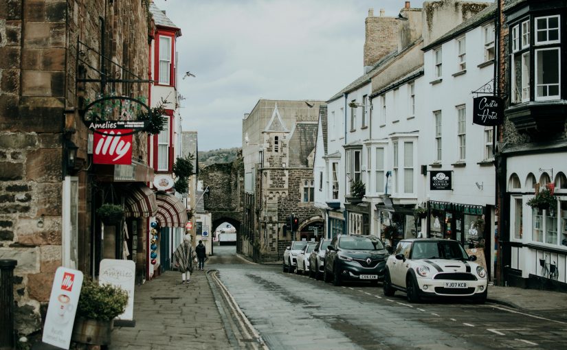 Consejos de Expertos para Comprar un Coche de Segunda Mano en España en 2025 y Evitar Errores Costosos (Inspección, Documentación, Prueba de Conducción)